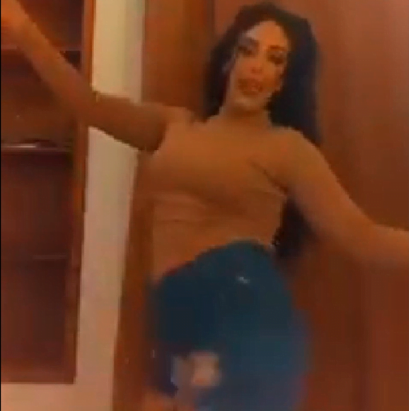 مصرية ترسل لصديقها فيديو وهيا بترقص