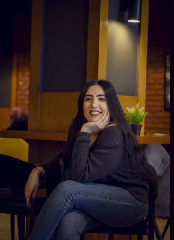 البوم كامل بنت تصور جسمها وهي بتلعب في بزازها