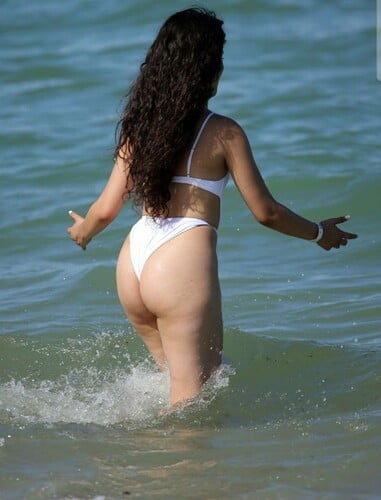 قنص مثير من الشواطئ العربية في المصيف