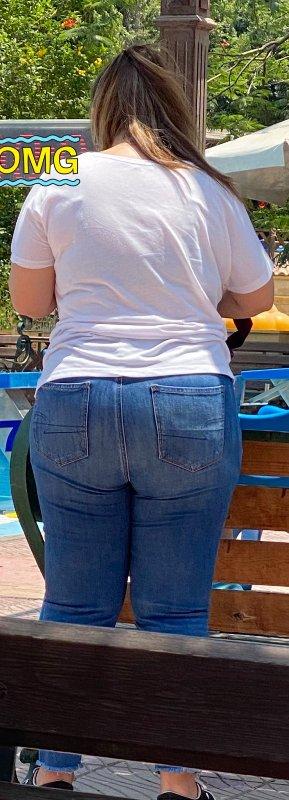 قنص أجسام جذابة بالجينز الضيق