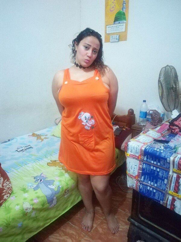 البوم موزه مصريه جسمها بطل بتصور لعشيقها جسمها الملبن ملط