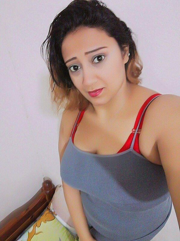 البوم موزه مصريه جسمها بطل بتصور لعشيقها جسمها الملبن ملط