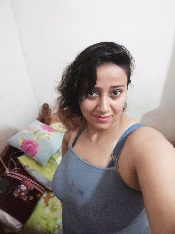 البوم موزه مصريه جسمها بطل بتصور لعشيقها جسمها الملبن ملط