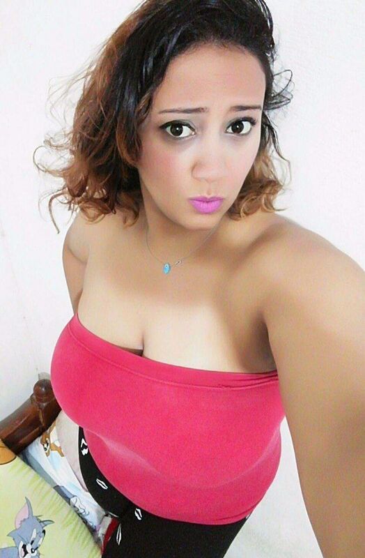 البوم موزه مصريه جسمها بطل بتصور لعشيقها جسمها الملبن ملط