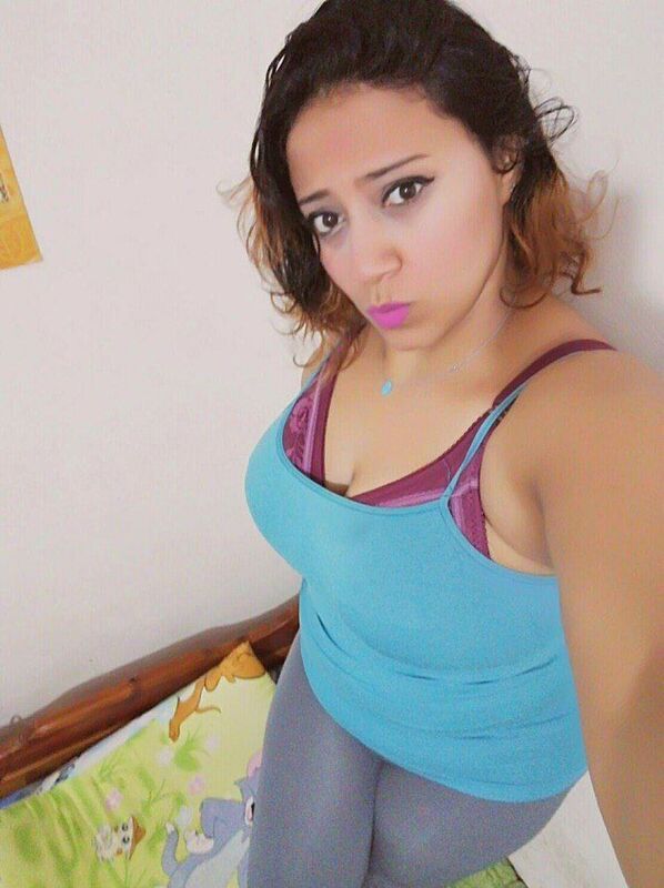 البوم موزه مصريه جسمها بطل بتصور لعشيقها جسمها الملبن ملط