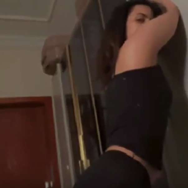 تسريب فيديوهات لقحبة قطرية